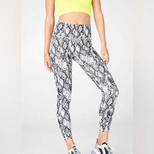 Fabletics Define PowerHold High-Waisted 7/8 Legging Neutral Reptilia Snakeskin